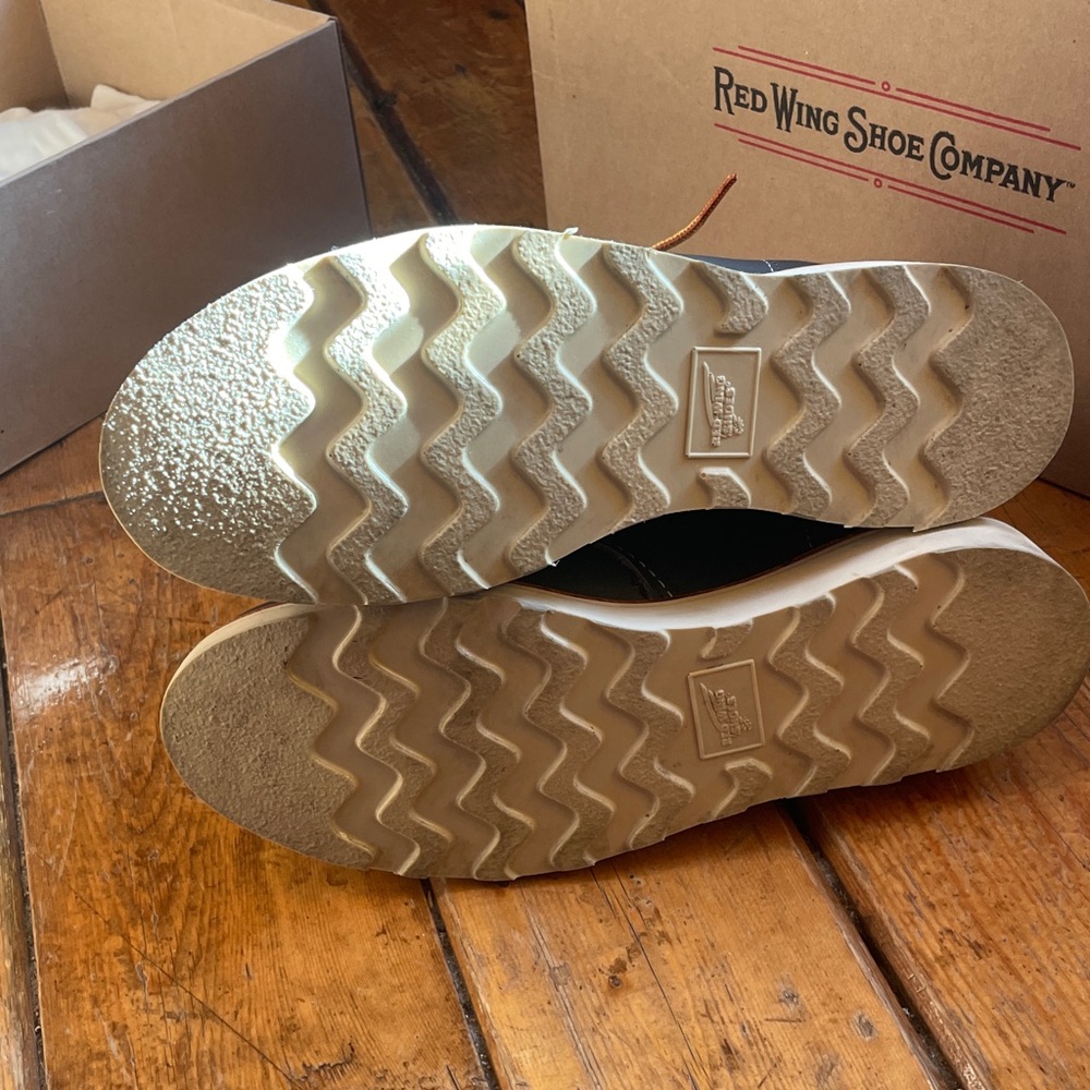 Women’s Red Wing 6” round stone buff leather - Picture 4 of 6